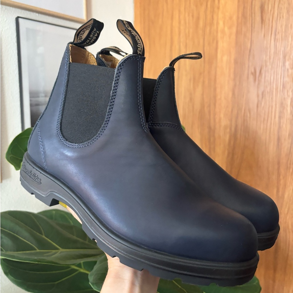 NWOT Blundstone Men's Navy Waterproof Boots